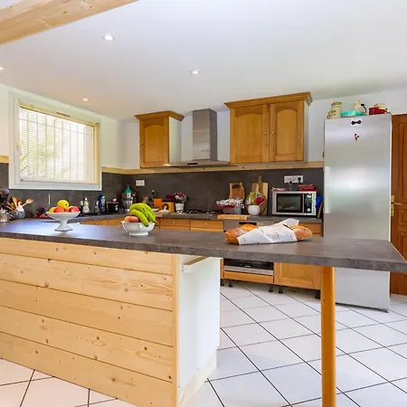 Holiday home Le Poulailler Saubrigues