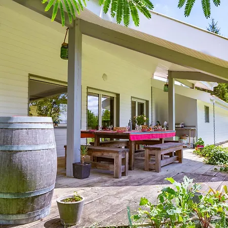 Le Poulailler Holiday home Saubrigues